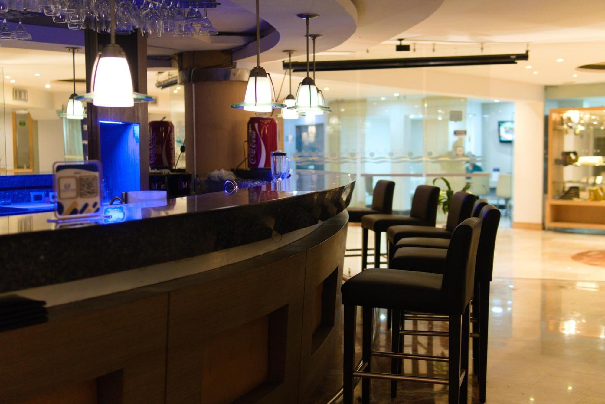 Country International Hotel Barranquilla  Bagian luar foto