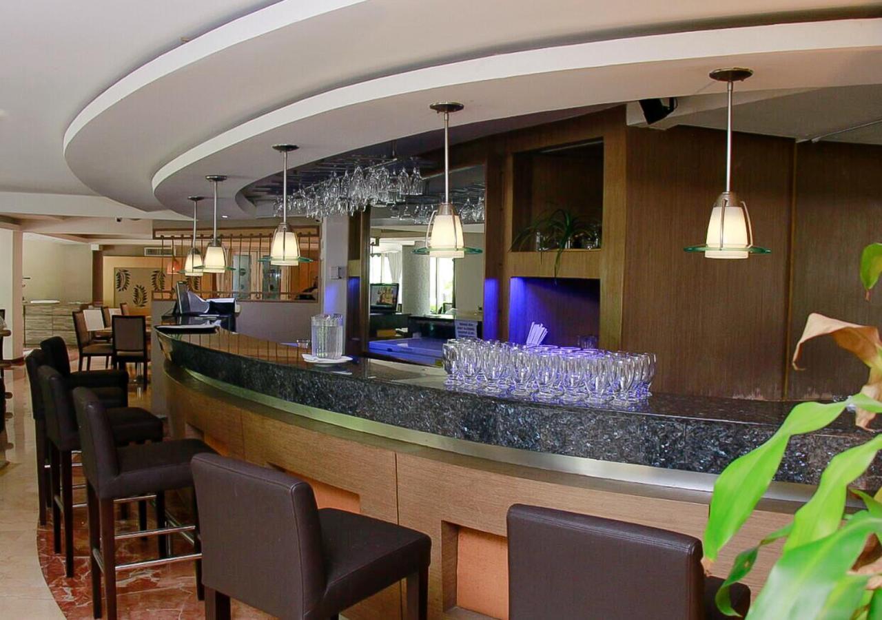 Country International Hotel Barranquilla  Bagian luar foto